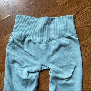 Super cute booty shaping yoga pants